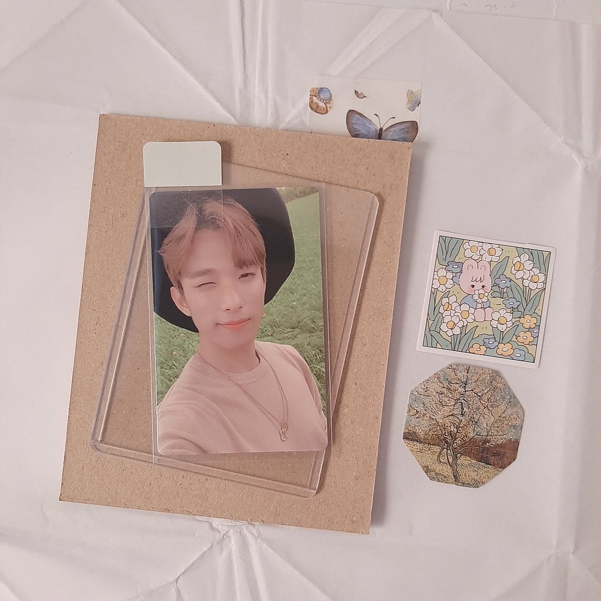 schuiwon's tweet photo. ~ @mnwyeon #akistars

dk pogiii came home safely. thank youuu. love ur packaging so much. 'Til next time ! https://t.co/NbxxaKZE3X