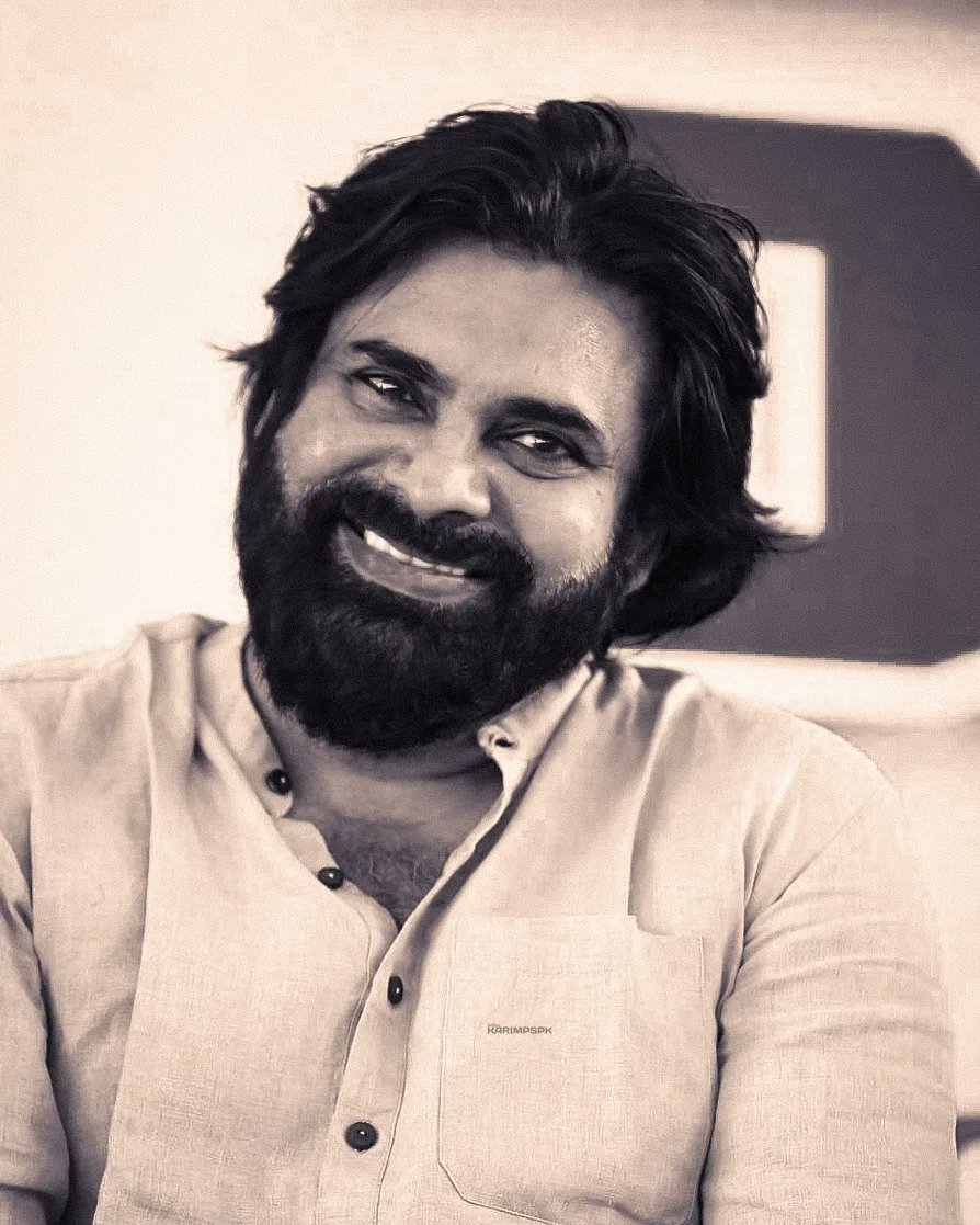 Karim_Pspk's tweet image. BlissFul Smile @PawanKalyan 😍❤️!

#JSPMembershipPhase3 #janaSena 
#IamJSPActiveMember #varahi ✡️✊