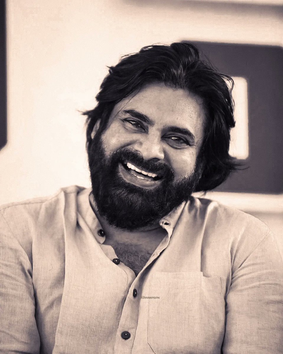 Karim_Pspk's tweet image. BlissFul Smile @PawanKalyan 😍❤️!

#JSPMembershipPhase3 #janaSena 
#IamJSPActiveMember #varahi ✡️✊