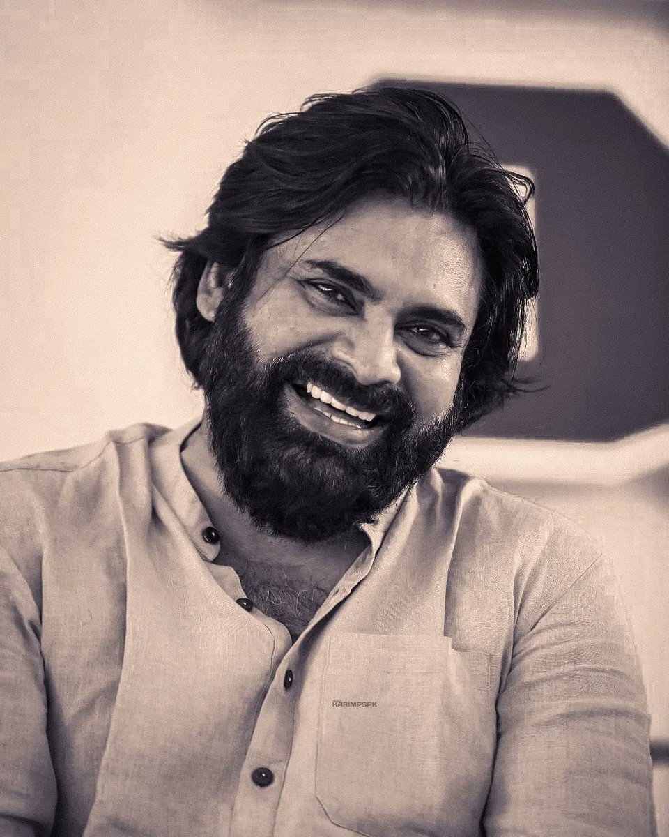Karim_Pspk's tweet image. BlissFul Smile @PawanKalyan 😍❤️!

#JSPMembershipPhase3 #janaSena 
#IamJSPActiveMember #varahi ✡️✊