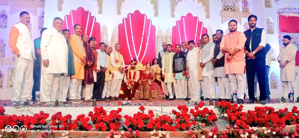 dilwar_yadav's tweet photo. राजगढ़ विभाग के माननीय विभाग प्रचारक भाईसाहब श्री मोहित अग्रवाल जी की बहन के विवाह समारोह में ग्वालियर में भाजपा साथियों के साथ सम्मिलित हुआ एवं शुभकामनाएं प्रेषित की..
22/02/2023🗓️
#letpost https://t.co/SMM3h1QhGk