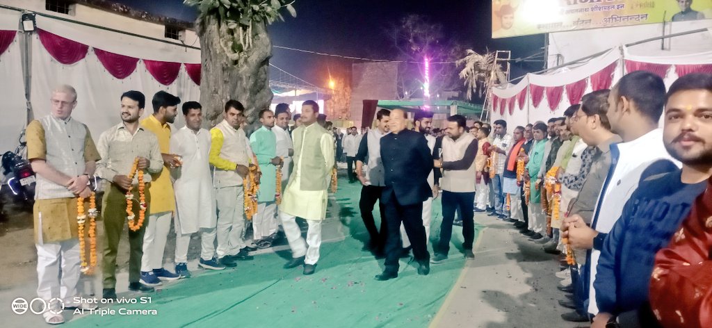 dilwar_yadav's tweet photo. राजगढ़ विभाग के माननीय विभाग प्रचारक भाईसाहब श्री मोहित अग्रवाल जी की बहन के विवाह समारोह में ग्वालियर में भाजपा साथियों के साथ सम्मिलित हुआ एवं शुभकामनाएं प्रेषित की..
22/02/2023🗓️
#letpost https://t.co/SMM3h1QhGk