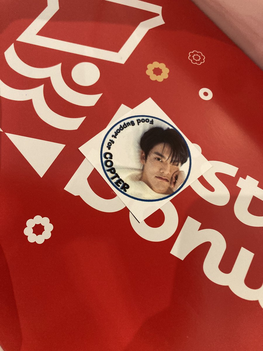 ccopterofficial's tweet photo. สำหรับวันนี้ คนหวานร้อย แบบคุณคอปเตอร์ เติมพลังยามบ่าย #CTRPANUWAT 

(อย่าบอกใครว่า คตอฟช ลืมเปลี่ยนการจ่ายค่าส่ง ดันไปเก็บปลายทาง เขินเลย คุณคอปจ่ายก่อนได้ม๊ายยย) https://t.co/GUUtDbfUr2