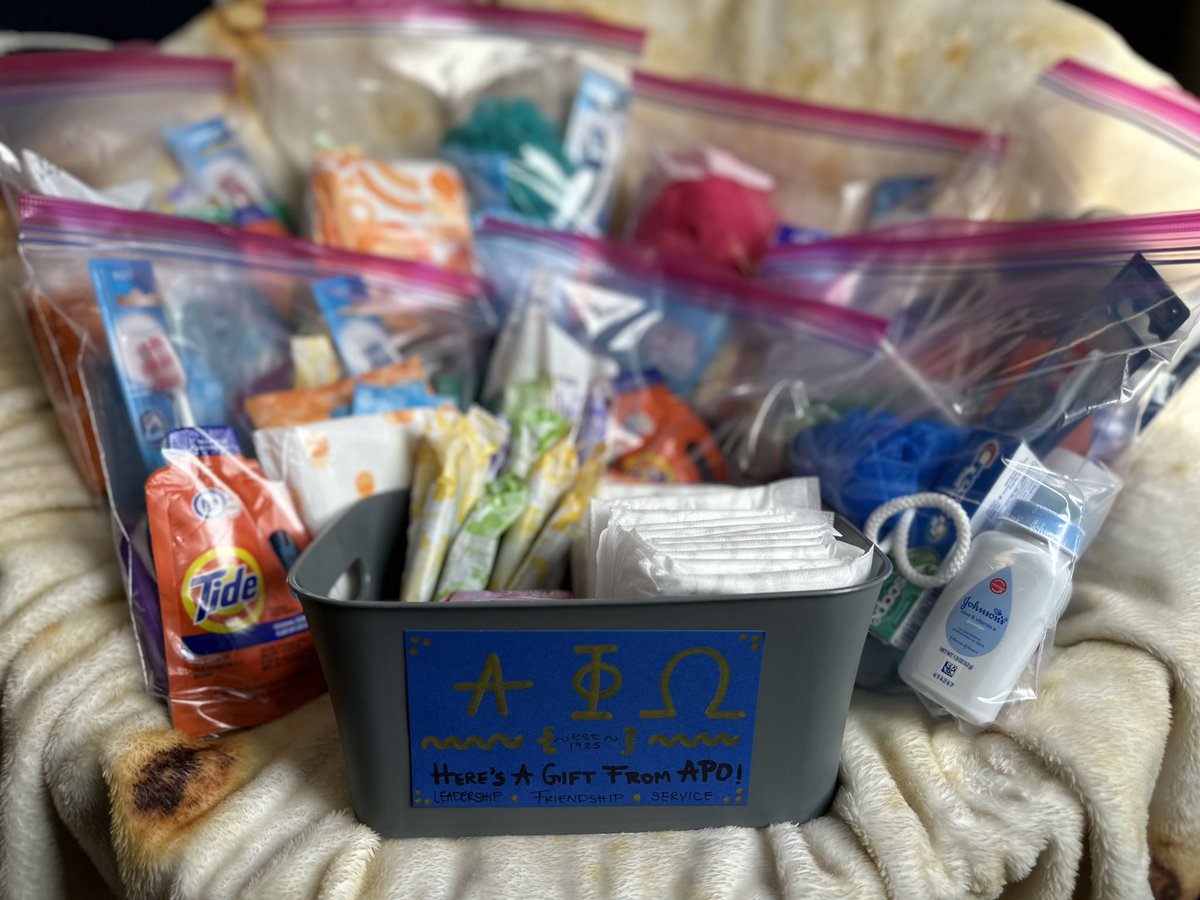 SFA_APO's tweet image. Nu Sigma enjoyed giving back to the to the SFA community by passing out free toiletries to students around campus !💙💛🦅 #mwab #alphaphiomega #sfasu