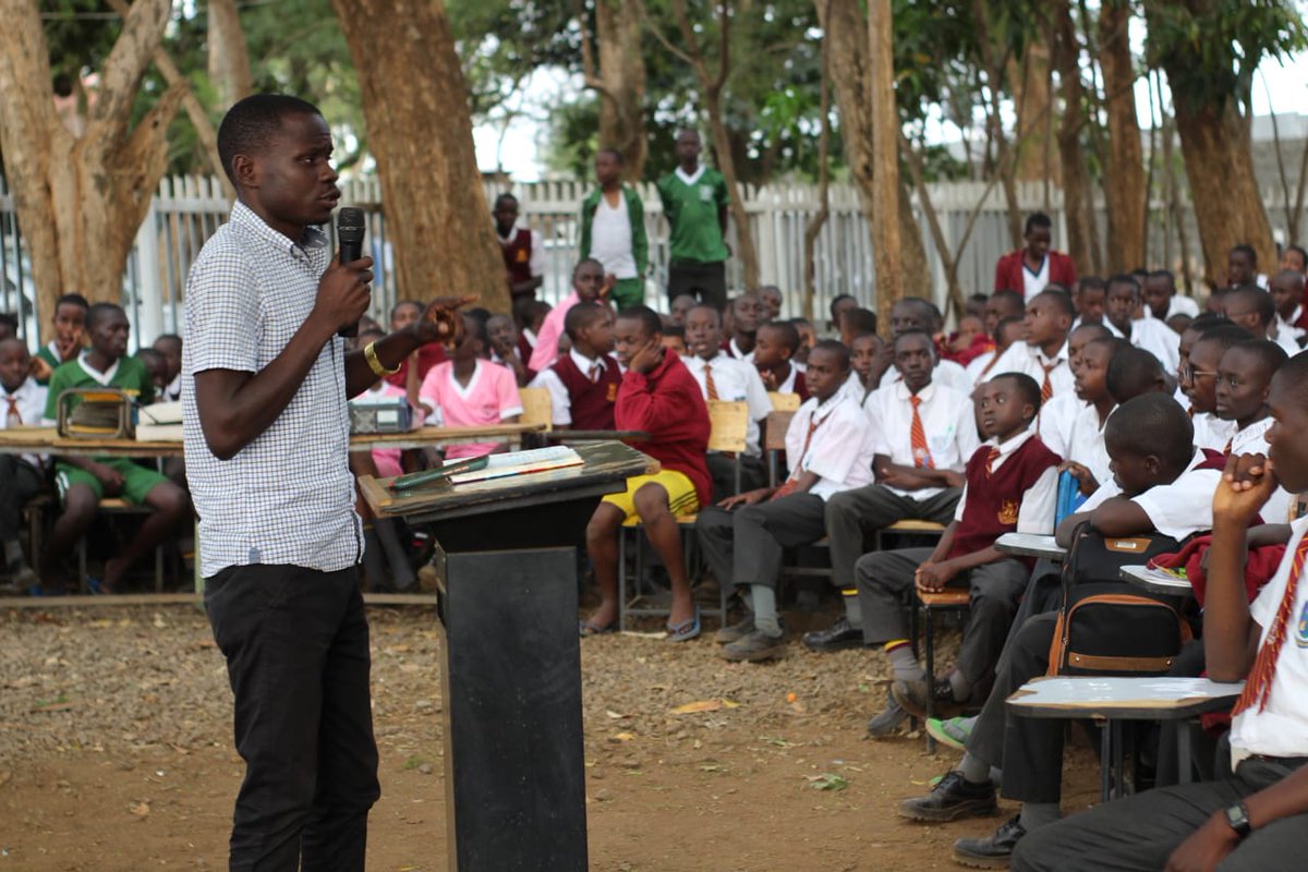WOVOP_org's tweet photo. #StudentsTalk Yesterday we had a fantastic day with the form ones at Kisumu Boys high school as we talked about overcoming transitional challenges.When students feels like they belong,they are in the right place,they are more likely to succeed academically & stay out of trouble https://t.co/kn9C8bG4F5
