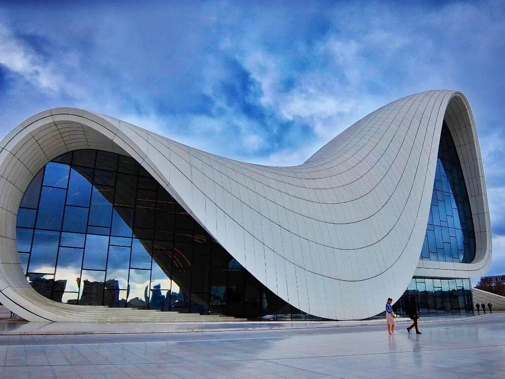 Stunning #zahahadid concert hall and exhibition centre in #Baku #azerbaijan @Baku  #bgtw @travwriters #travel #Travelgram #traveling #Travelphotography #travelling #travelblogger #traveler #traveller #travelingram #traveltheworld instagr.am/p/CpCPwwTI7xt/