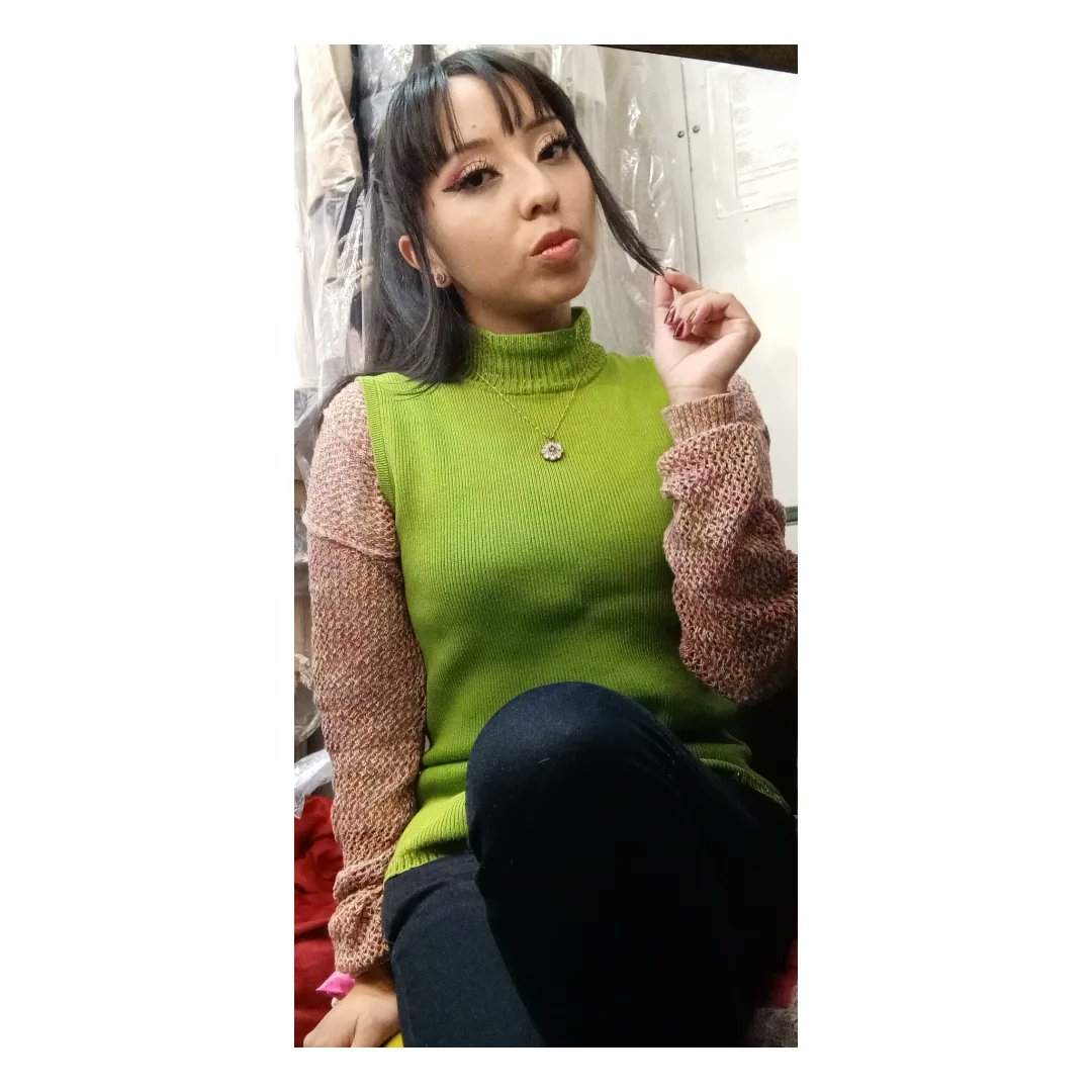 iisasuarez's tweet photo. En el trabajo 💚

#trabajando #style #photo https://t.co/bDJhe3AKjg
