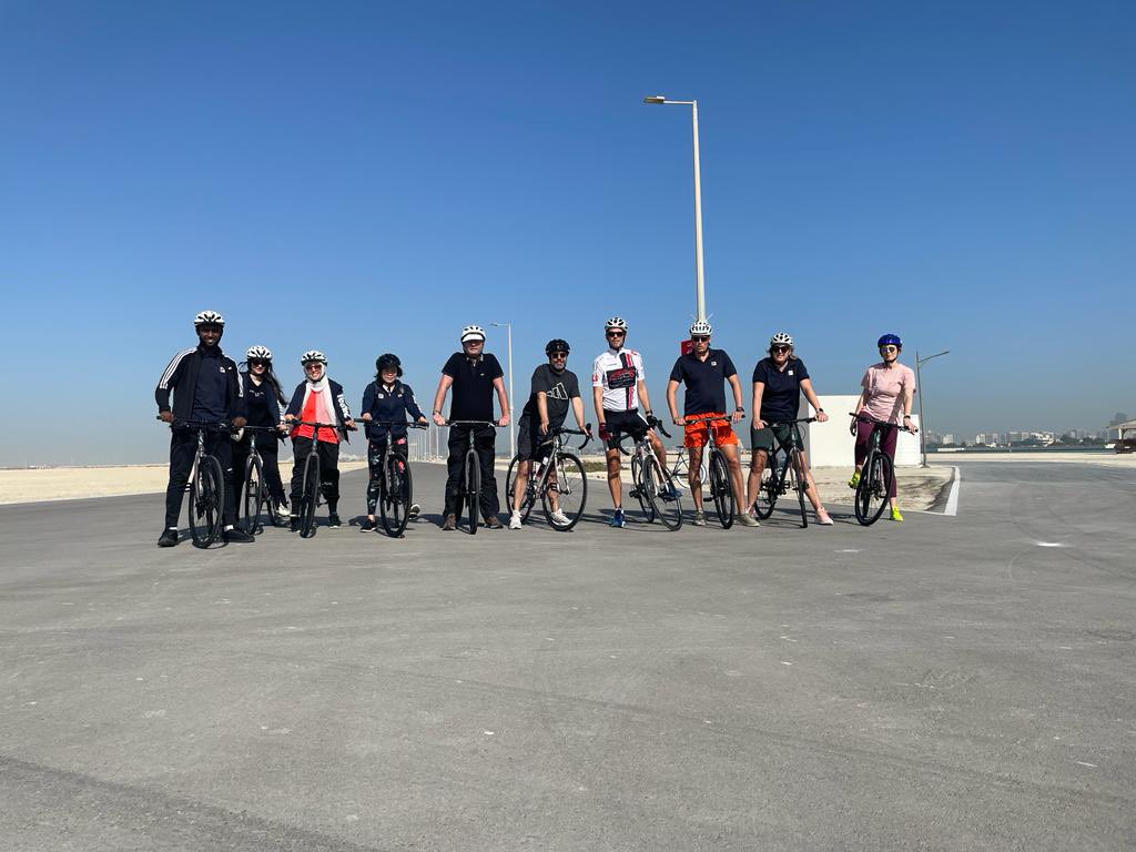DouweBuzeman's tweet photo. Great way to start the morning! 🚴‍♀️ embassy outing #hudayriyat island #AbuDhabi https://t.co/UYEKf56b4O