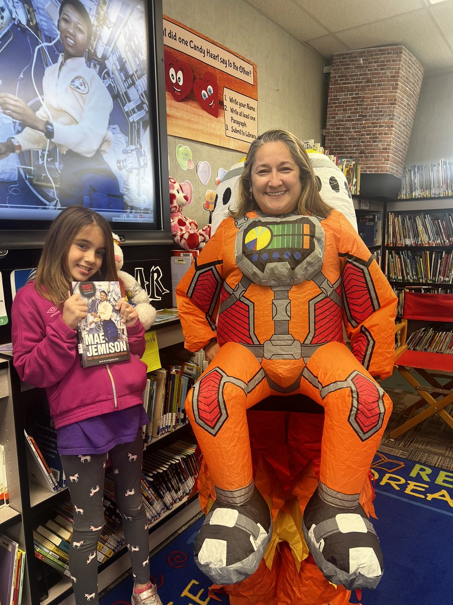 Laura Prado tweet media