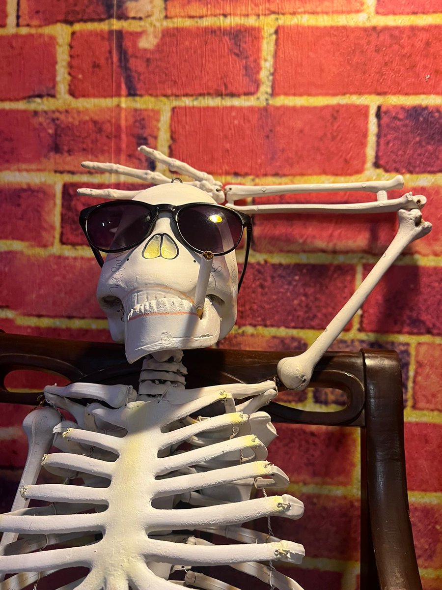 ShamsTahirKhan's tweet photo. #smoking is #injurioustohealth, Even for #skeleton
😄
#smokinglover #healthylifestyle #photography #randomclick https://t.co/4YGcPJCvKi