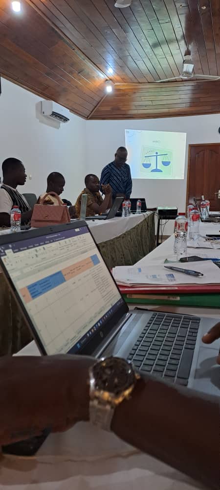 Du 21 au 23 février 2023,le DE et la comptable de l'ONG JEVEV ont pris part à l'atelier bilan des activités menées par les 15 ONG financées depuis juillet 2021 par le Programme de Microfinancement du Fonds pour l’Environnement Mondial administré par le PNUD.
<a href="/PNUDBenin/">PNUD Bénin</a>