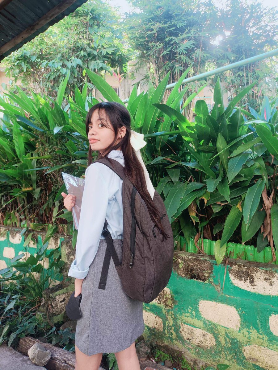 PreciousGavina's tweet photo. Defended ang researchtopic... Lumagpas lang na dapat pang Senior High , TT anywys... I'm still glad na commend pwede ng pang college, still learning everyday ✨ https://t.co/OosvjRUV5H