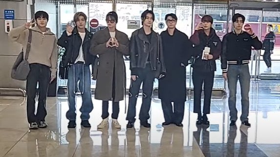 LHSJYLOVER's tweet photo. heeseung and his unending lovescars agenda https://t.co/zKFPdRxf7f