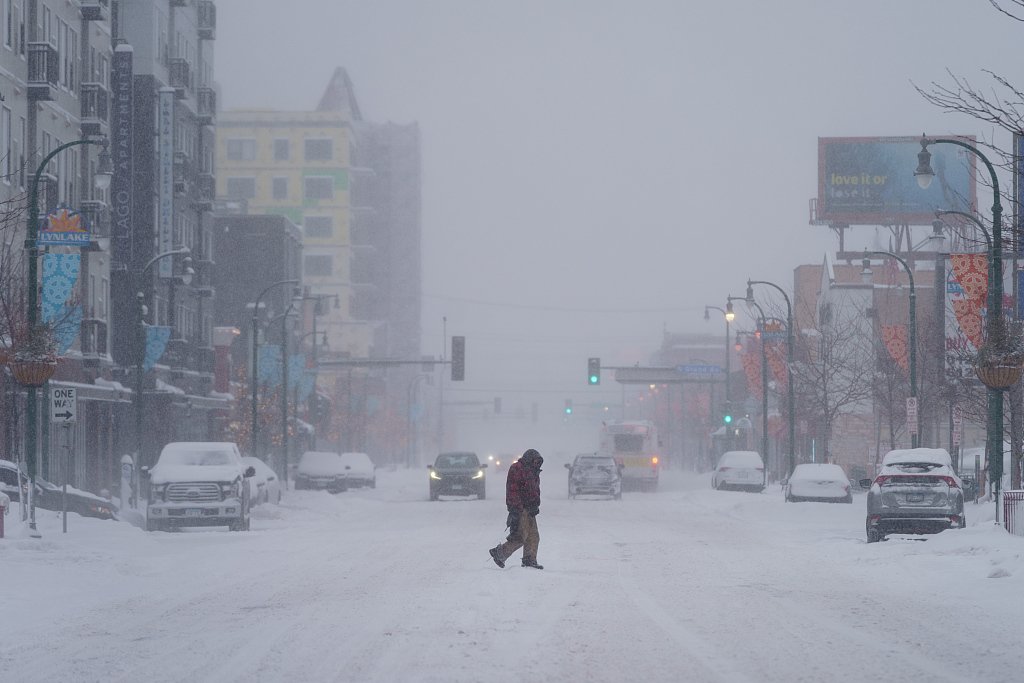 More than 75 million Americans across 29 states are under severe ...
