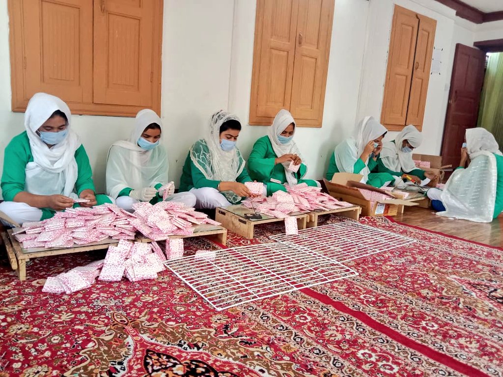 JK_NRLM's tweet photo. In a first of its kind in Bandipora Women SHG Of Umeed JKRLM from Block Hajin manufacture ecofriendly reusable &amp; affordable Sanitary Pads thus enhancing their incomes, ensuring better health and hygiene for women in the District.@OfficeOfLGJandK @indukanwal @mandeep082 @diprjk https://t.co/EQ1ERGqGCM