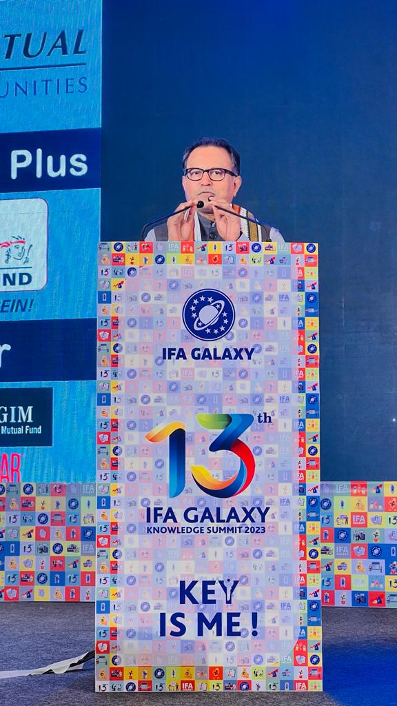 MFDGalaxy's tweet photo. Mr Nilesh Shah, Group President &amp; MD, Kotak AMC delivering his special address
@invest_mutual @fifaindiaorg #keyisme #IFAGalaxy https://t.co/nP964A8aFb