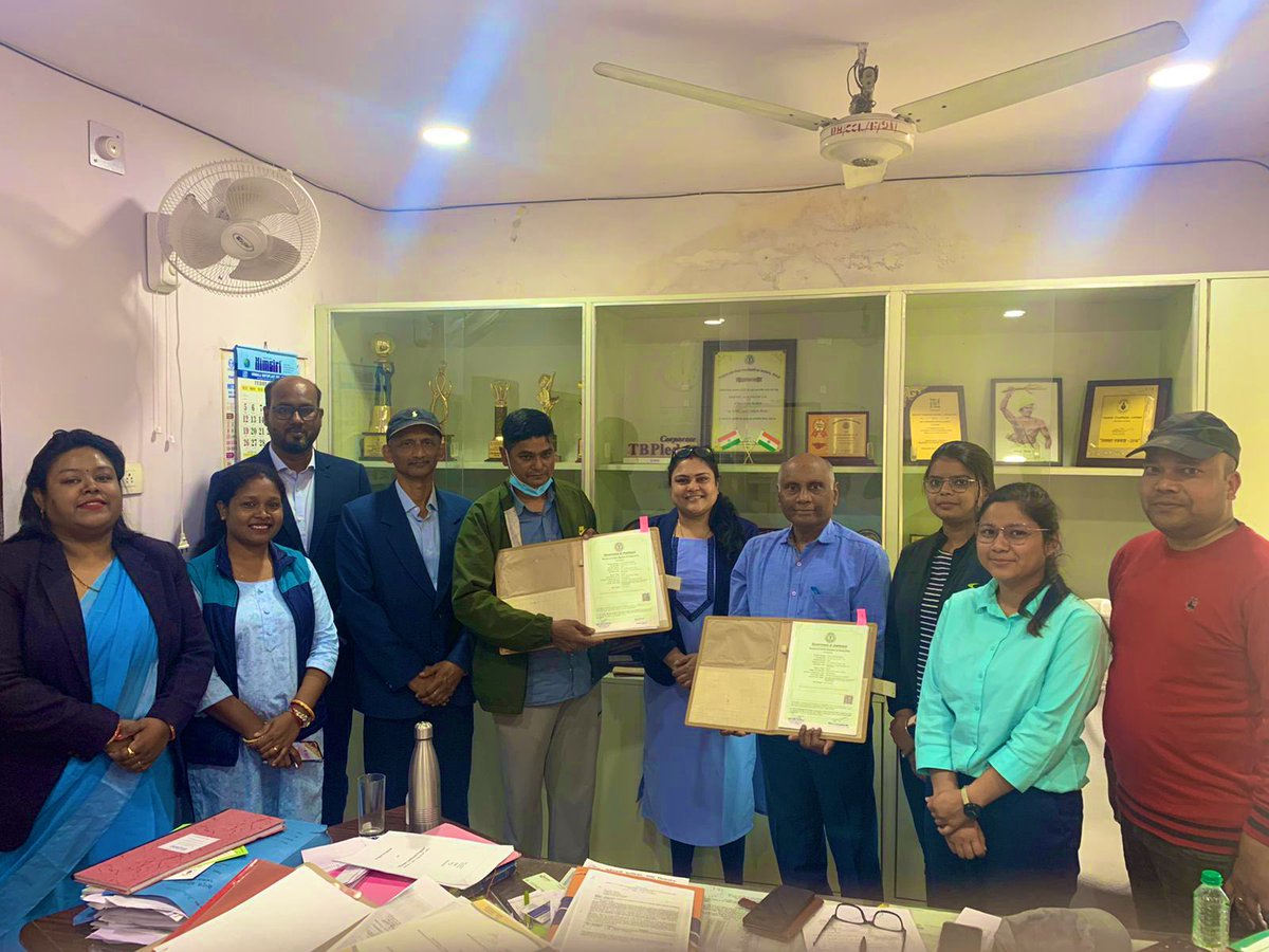 CCLRanchi's tweet photo. Saving Wildlife, Conserving Nature
CCL signed 2 MoUs of Rs 37 Lakhs and 51 Lakhs respectively for purchase of a 24*7 animal ambulance cum emergency response vehicle for rescue of injured animals and treatment of infected trees the with help of a tree ambulance.#CclCsrInitiative https://t.co/IoD3c8hyS3