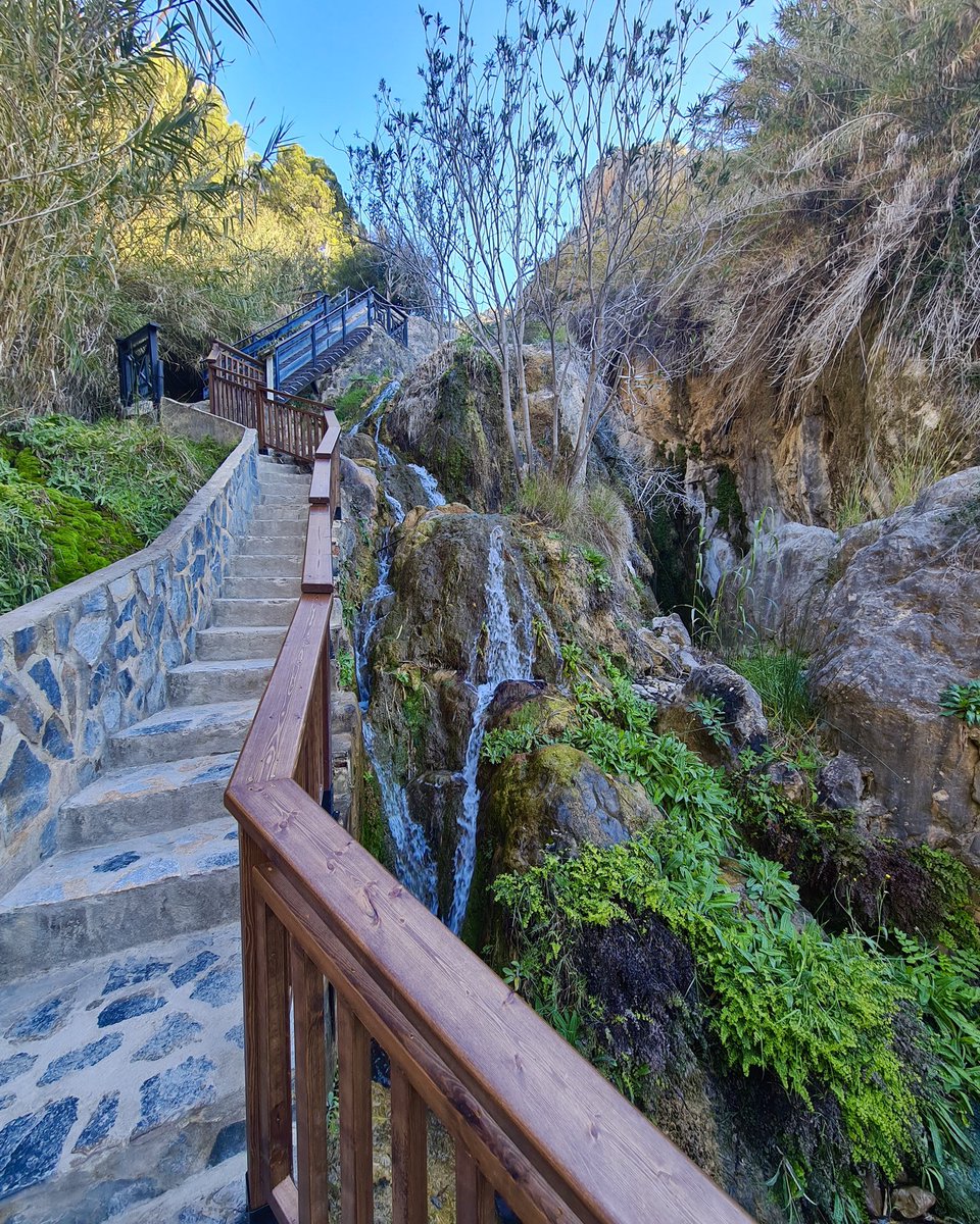 costablancaorg's tweet photo. Cascadas, fuentes manantiales que brotan de la roca, pozas de agua cristalina 💙. Disfruta de un paseo por la naturaleza 🤩.

📌 Visita Les Fonts d’Algar en Callosa d’en Sarrià y sumérgete en un paraíso natural que te encantará 🌿💦.

📌 Más info en @FuentesAlgar https://t.co/ZiXWDG2ACQ