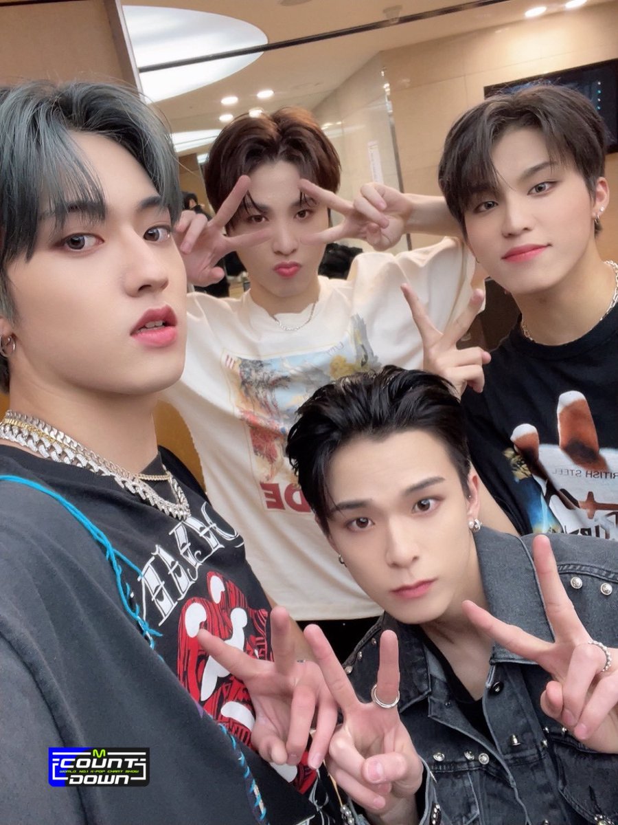So Junghwan with Asahi, Haruto, and Park Jeongwoo in Mcountdown’s twitter update one year ago today

#SOJUNGHWAN #소정환 #TREASURE #트레저 <a href="/treasuremembers/">TREASURE</a>