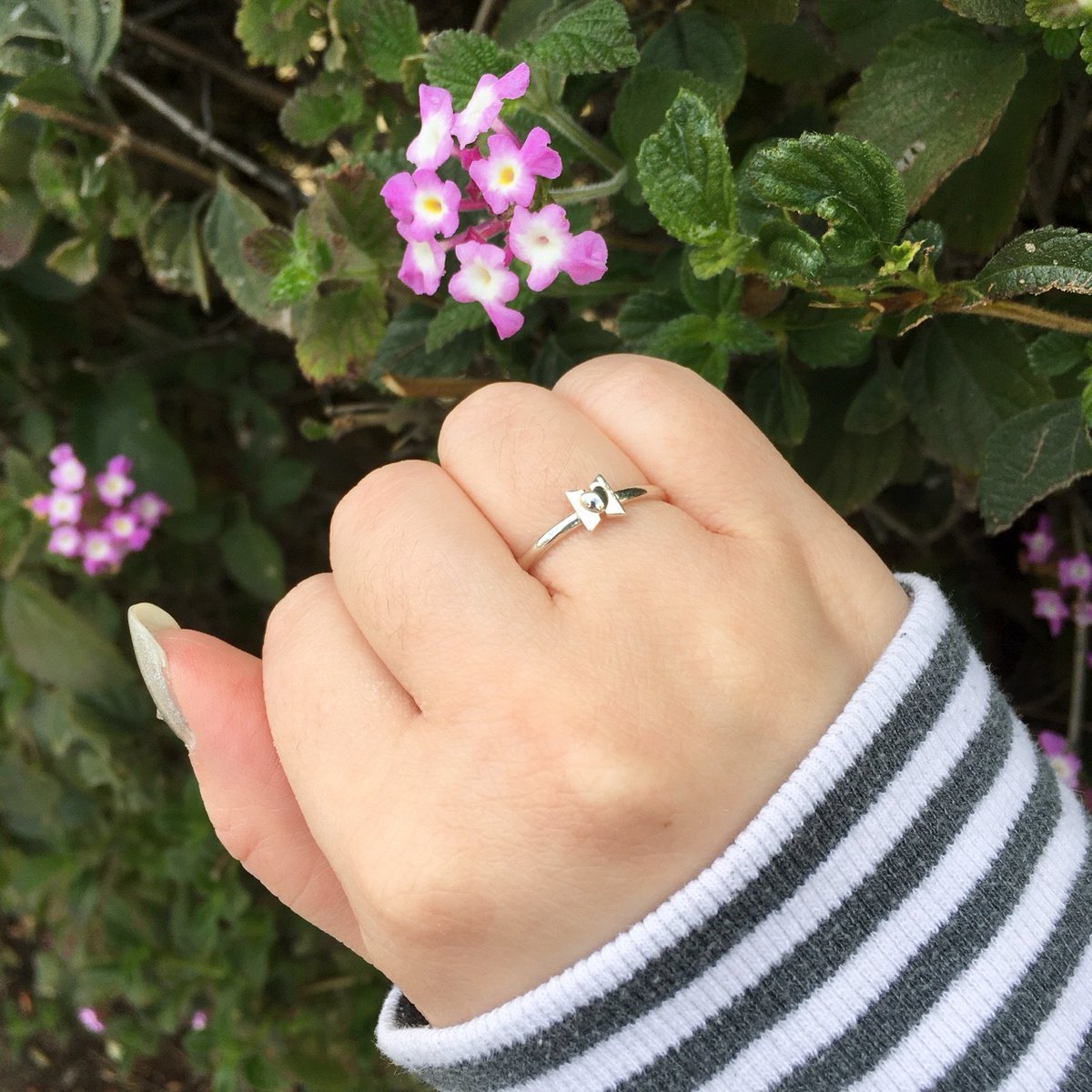 Xinlights's tweet image. The lighting outside today was perfect for taking some long needed new photos of the #bts #stackingring 😊 💜 #jewelry #bangtan