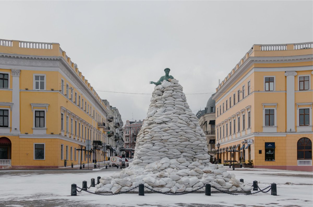 24 feb 2023 - 30 apr 2023
Upplevelser av krig
Unga ukrainska fotografer 

Gm samarbete m Kateryna Radchenko, curator o chef för Odesa Photo Days Festival, visas ett urval av fotografier tagna hösten -22 av unga, 17 - 21 år, i Ukraina

varmlandsmuseum.se/utstallning/up…

Foto: Tim Melnikov
