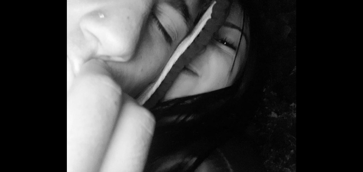 Tantas cosas siento por vos.
No lo puedo explicar con palabras, sos tan diferente al resto de las personas...sos unico mi negro, nunca dejes de ser vos, sos vos y solo vos.
Te amo con toda mi vida...❤