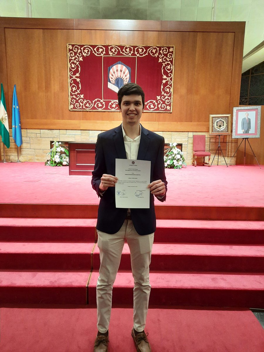 Orgulloso de haber recibido el premio extraordinario del Máster Universitario en Investigación Biomédica Traslacional de la <a href="/Univcordoba/">Universidad Córdoba</a>. 
Gracias a mis compañeros del grupo GC04 del <a href="/IMIBIC/">IMIBIC</a> <a href="/ACorreasa/">Alejandro Correa Sáez</a> <a href="/LuciaSc98/">Lucía Suanes</a> <a href="/Rjmz_94/">Rafael Jiménez Izquierdo</a> <a href="/fcojponce/">Francisco J. Ponce / "Lethan"</a> y a mi tutor <a href="/Marco_A_Calzado/">Marco A Calzado</a>