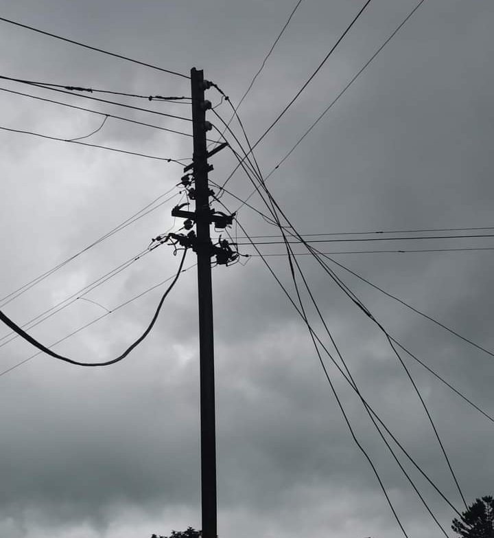benson_gonah's tweet photo. Critical
Cables are getting stolen everyday. The theft of copper cables leaves communities without power for days, weeks and even months.

#wearelivinginthedark #scelaintambo #ElectricityOutage #cabletheftisacrime #causeforconcern 

@PoliceZimbabwe @ZetdcOfficial @citezw https://t.co/YSVqyKSKO4