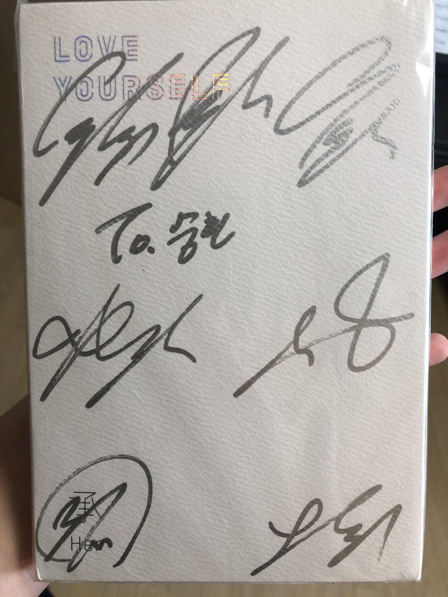 youwho_rm's tweet photo. 방탄소년단 굿즈 양도합니다!
싸인앨범 포카 딥디 메모리즈 미니족자 피규어 앨범 시그 바인더 등 다양합니다! 

+ 타래

방탄소년단 김석진 김남준 민윤기 정호석 박지민 김태형 전정국 방탄 bts Rm jin suga jhope jimin v jk https://t.co/hdP4Z9sUoH
