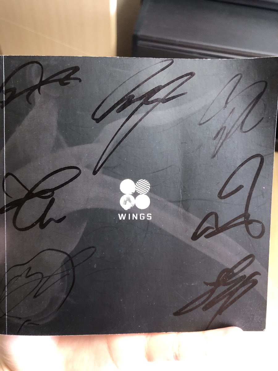 youwho_rm's tweet photo. 방탄소년단 굿즈 양도합니다!
싸인앨범 포카 딥디 메모리즈 미니족자 피규어 앨범 시그 바인더 등 다양합니다! 

+ 타래

방탄소년단 김석진 김남준 민윤기 정호석 박지민 김태형 전정국 방탄 bts Rm jin suga jhope jimin v jk https://t.co/hdP4Z9sUoH