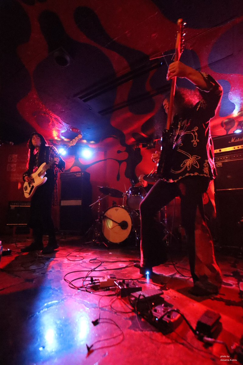 pkpkppk's tweet photo. 2023.2.18 東高円寺UFO CLUB
【Mainliner復活10周年記念祭】
　　　　　　　　　❷(～➓)
♦︎Mainliner(河端一[AMT]+Taigen Kawabe[Bo Ningen]+志村浩二[ex.White Heaven])

#Mainliner #河端一 #Acid_Mothers_Temple 
#Taigen_Kawabe #Bo_Ningen #志村浩二 #White_Heaven #みみのこと https://t.co/uZz8yHGXCz