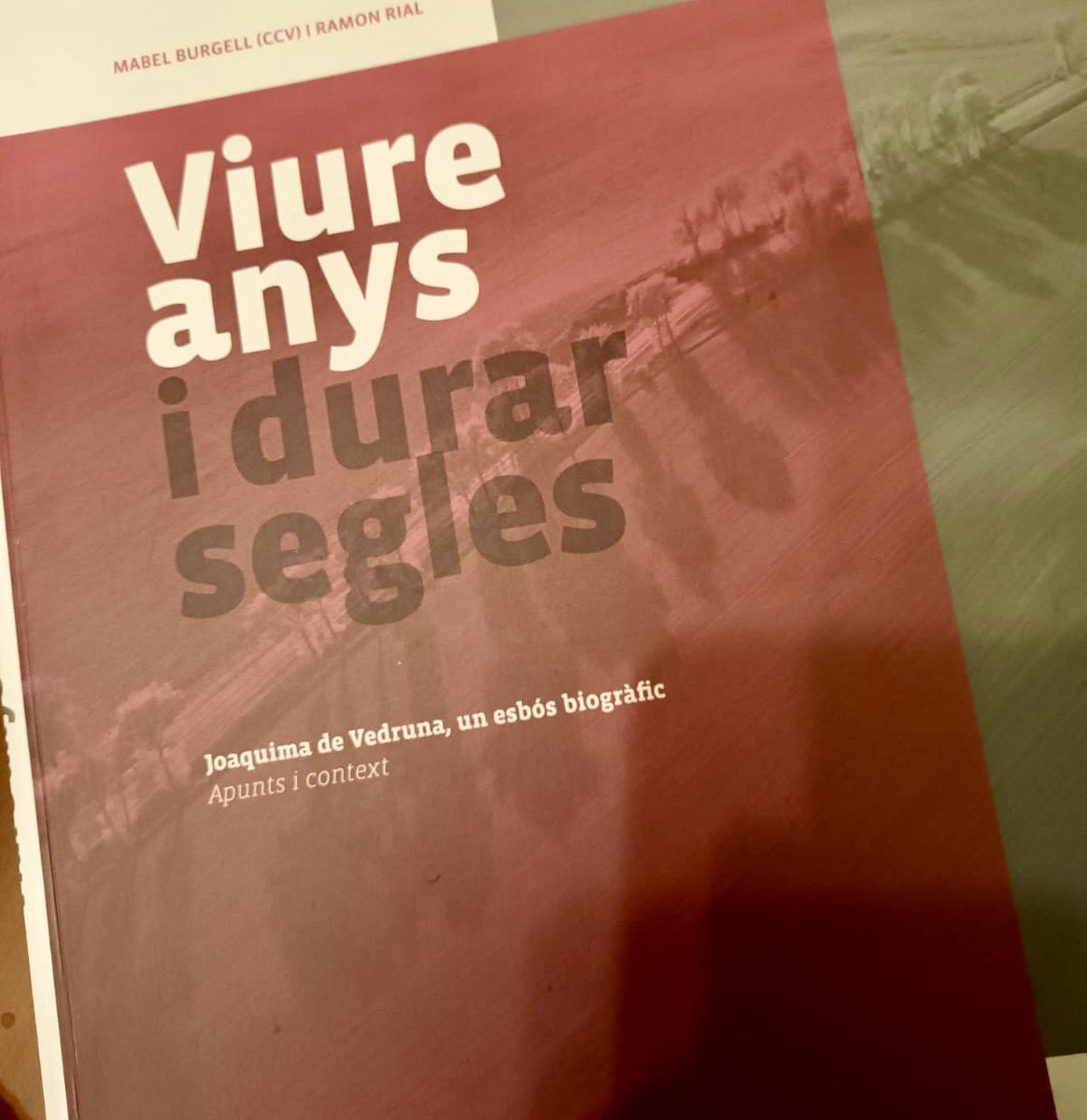 1r Acte per celebrar els 200 anys de la Congregació de les germanes Carmelites de la Caritat Vedruna fins el 206

Presentat el llibre "Viure anys i durar segles. Joaquima de Vedruna, un esbós biogràfic".

Un acte que ha donat molt valor a l'esforç i a l'esperança en el futur.