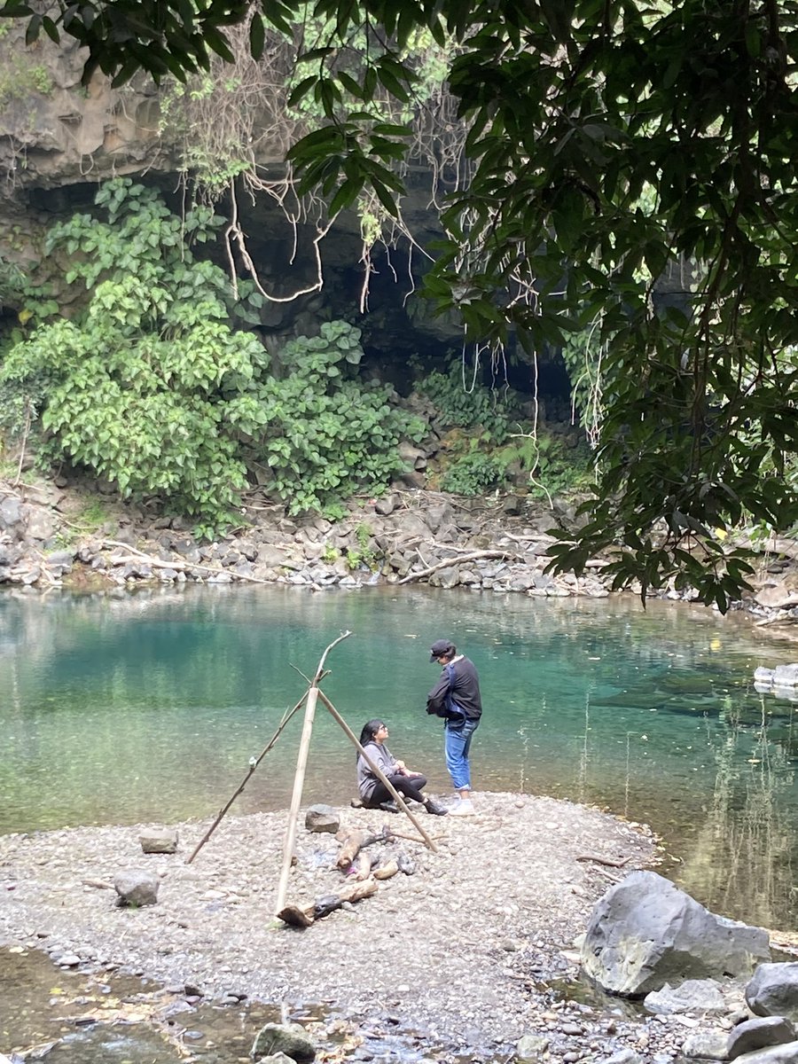 Casados por la melodía, casados por los garabatos y casados en nombre del tiempo.