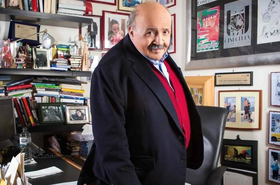 Quanto mi dispiace. Ho letto tutti i suoi libri e l’ho sempre seguito con grande interesse e ammirazione. Non ho mai avuto il piacere di incontrarlo ma è una di quelle persone che avrei tanto voluto conoscere e riempire di domande. 💔
#mauriziocostanzo