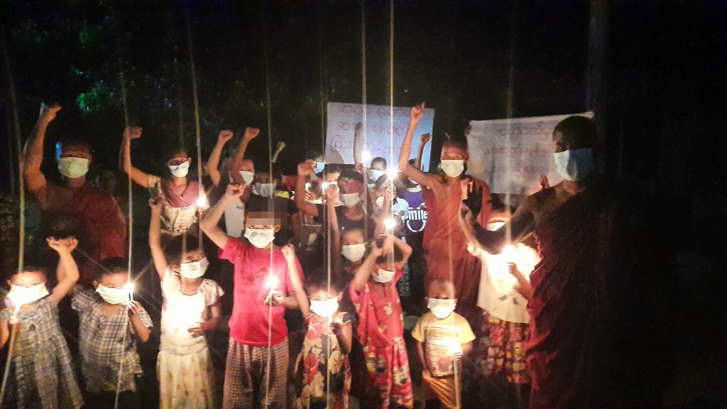 Wamtha2021's tweet photo. အကြမ်းဖက်စစ်အာဏာရှင်ကို ဆန့်ကျင်သပိတ်မှောက်ခဲ့ကြတဲ့ ပြည်/ခွန်သပိတ်...

#WarCrimesOfJunta
#CrimesAgainstHumanity
#genocidalmilitary
#LegalizationOfNUG
#2023Feb24Coup
#WhatsHappeningInMyanmar

#အရေးတော်ပုံအောင်ရမည် 

#အဂ္ဂဝံသ https://t.co/RljXubn9z0