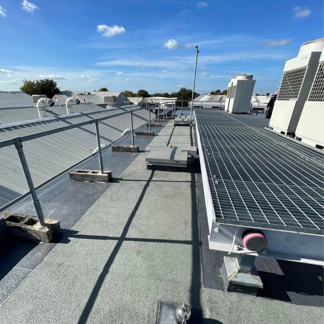 RestecRoofing's tweet photo. 👉 Some outstanding recently completed projects from PJM Roofing Southern Ltd, covering both domestic and commercial using Restec roofing systems' #Flexitec2020 🔥🔥🔥
#roofing #flatroofing #ukroofing #liquidroofing #roofingcontractors #roofinstallation #roofrepair #restec https://t.co/u7khfpCArm