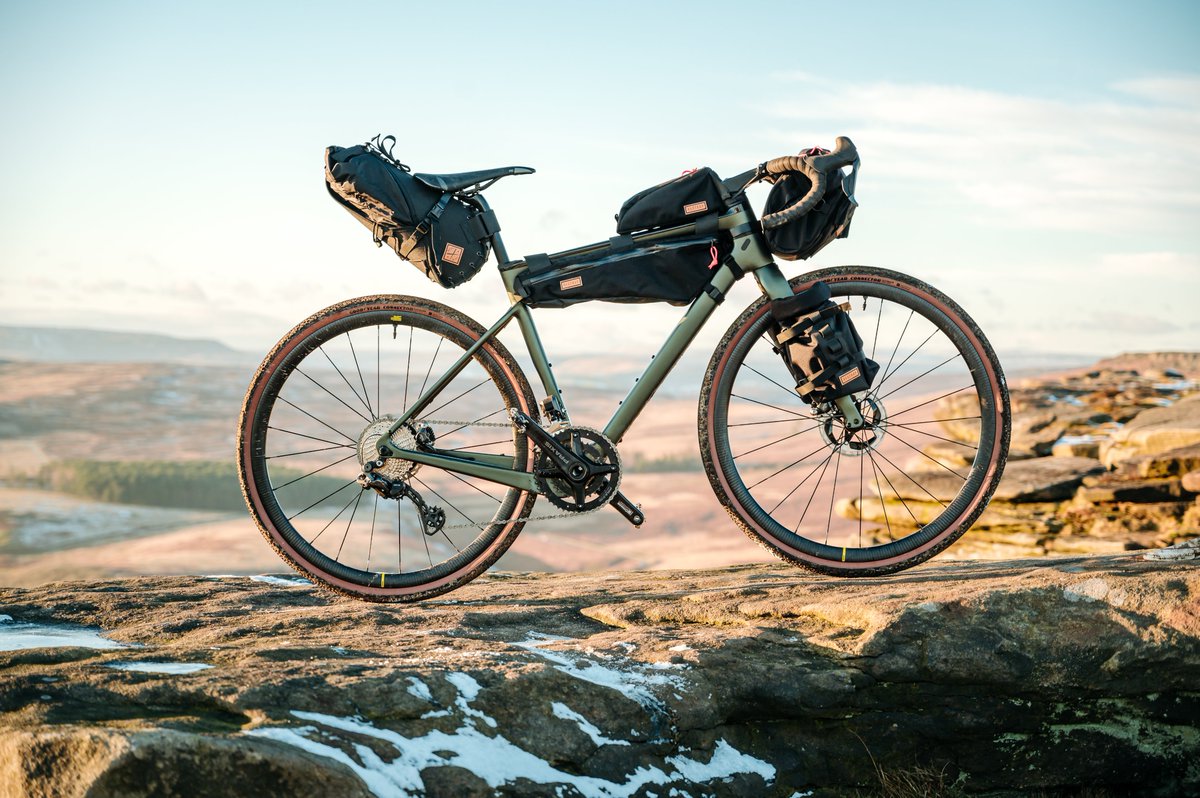 forme_bikes's tweet photo. Monsal Pro GRX
Adventure is at the heart of the Monsal Pro GRX. 

Pre-order now https://t.co/XlfWiLKZRw

@RestrapLTD @shimanoroad @goodyearbike @PraxisWorks  #formebikes #shimanogrx #rideongoodyear #goodyearbike #gravelbikepacking   #gravellife #peakdistrict #gravelgang #monsal https://t.co/rCkANl3m3J