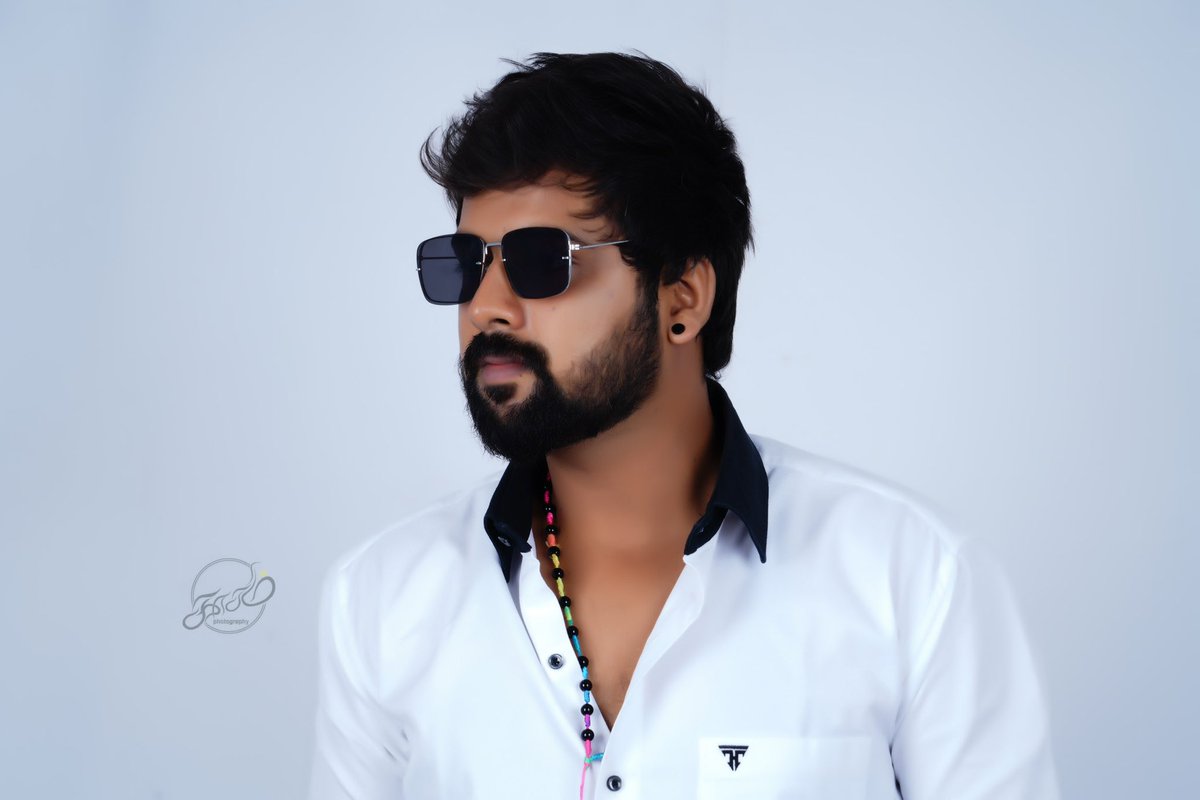 ArunKarthiOff's tweet photo. Attitude Matterz 🔥🔥🔥 #arunkarthi #actor #tamil #photoshoot https://t.co/Uc46V9HgEM