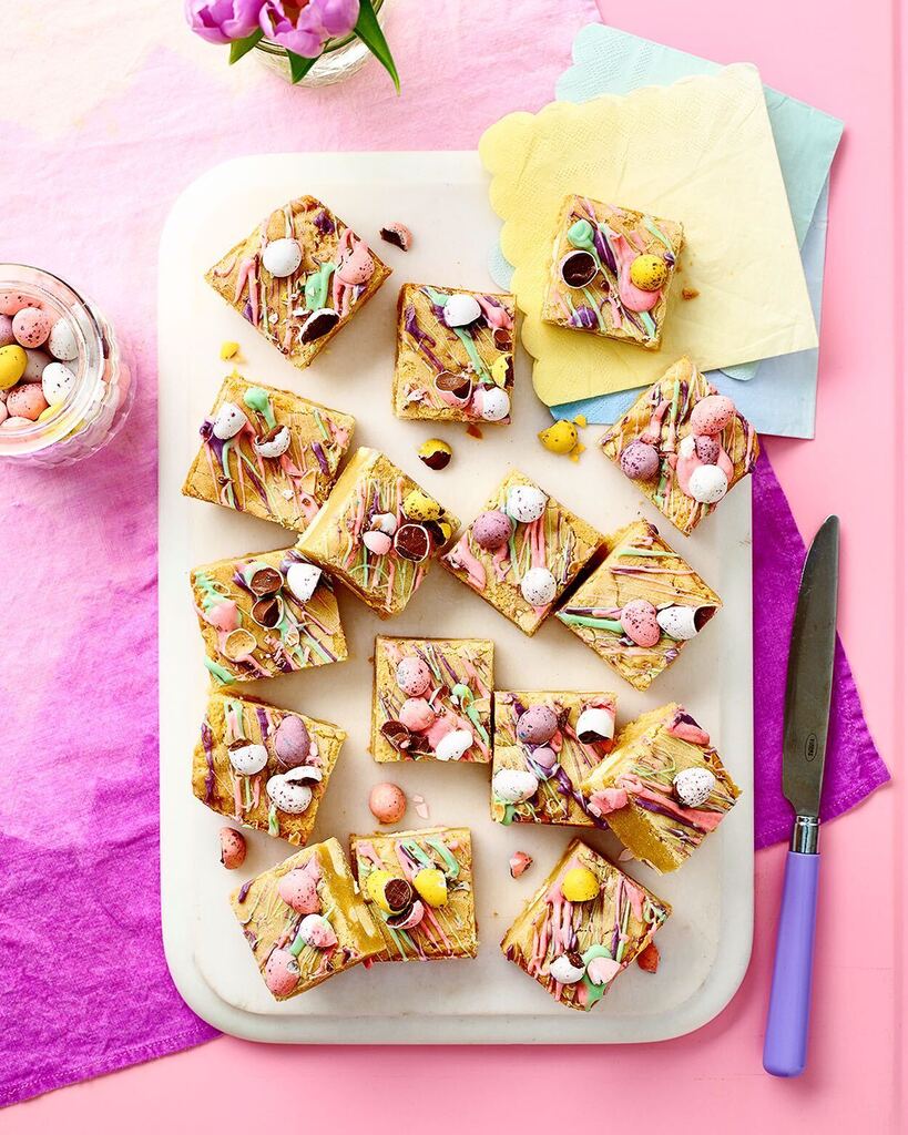 AlexLuck's tweet photo. EASTER’S COMING! 🐣 
Sweat treats galore for @goodhousekeepinguk 
@meikebeck 
@foodieemma 
@aliceeshields 
@georgiedarcycoles 
@chinahen 
@alexluck 
@artisthousestudios https://t.co/ASGxtqL6ie https://t.co/Ln8u51bjFI