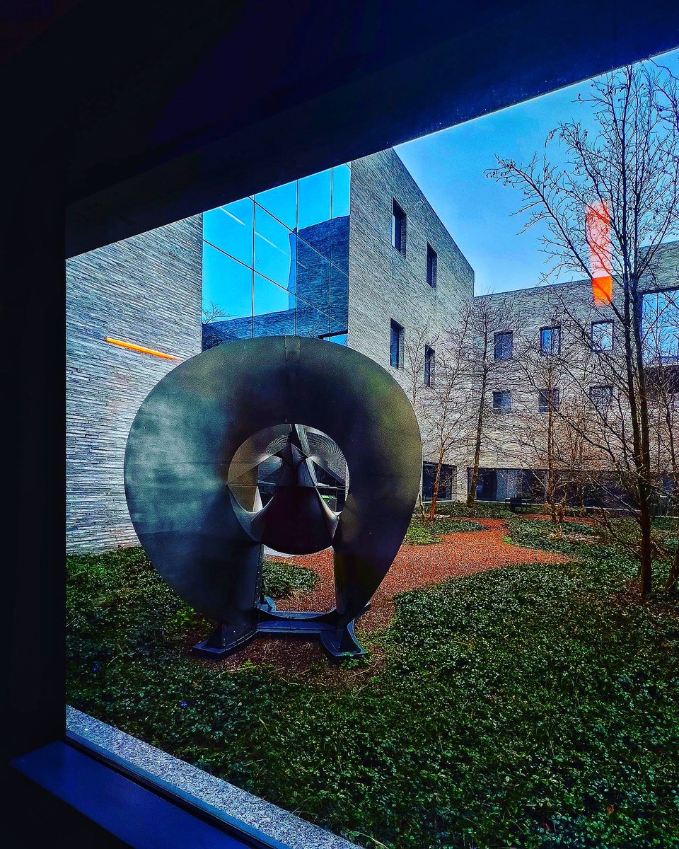 bumperdejesus's tweet photo. Good morning #PrincetonU - from outside the clean rooms at the @AndlingerCenter https://t.co/FhTy6j81iY