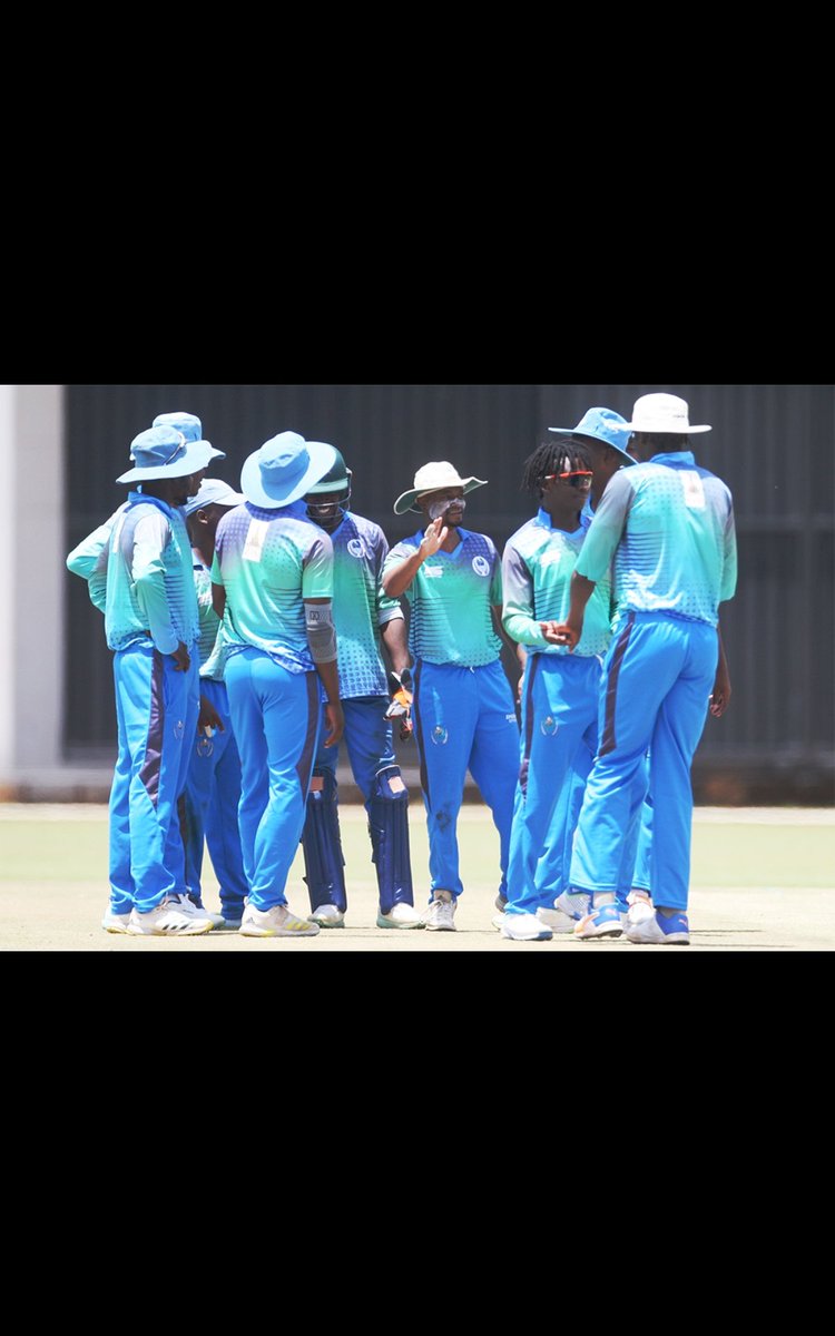 Victory!
Tuskers put up a vintage performance to Outpay Lions.
Tuskers put up a total of 170/10 in 19.1 Overs.
(Clive Madande 42, Tendekai Mataranyika 3/34)
Lions 155/8 after 20 Overs 
(Christopher Masike 42, Aliakbar Hamid 40, Ernest Masuku 3/38)
Well done Tuskers 🔥🔥
#Amandla