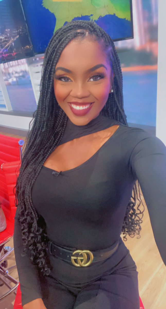 WFLADeanne's tweet image. Quick glimpse into what it’s like wearing natural/protective styles on-air

Emails like this come often, but I had time today 💁🏾‍♀️