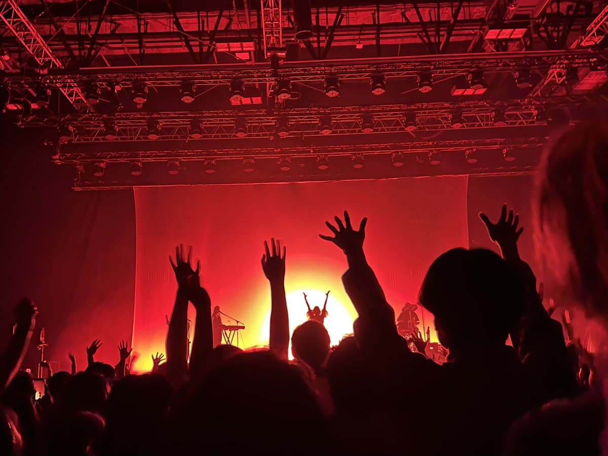 pantirune's tweet image. the sun on my head is my crown🪬🌞

#AuroraTH2023
#TheGodsWeCanTouchTourTH