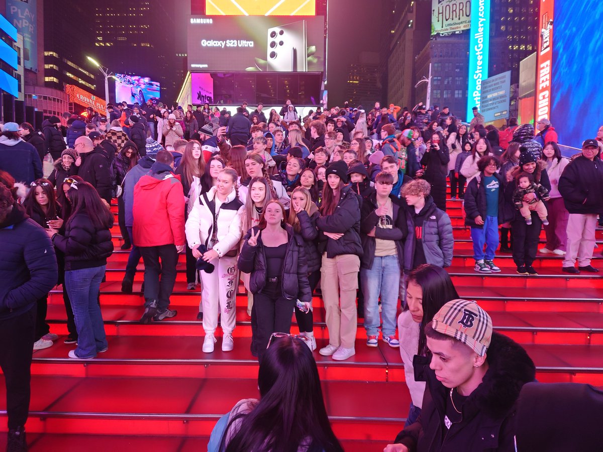 churchdownski's tweet photo. Lots of shopping at the outlet mall yesterday followed by a meal at the Hard Rock Cafe and then Times Square. Heading to breakfast now before our final day of exploring the city. https://t.co/ygaBn0ZWrv