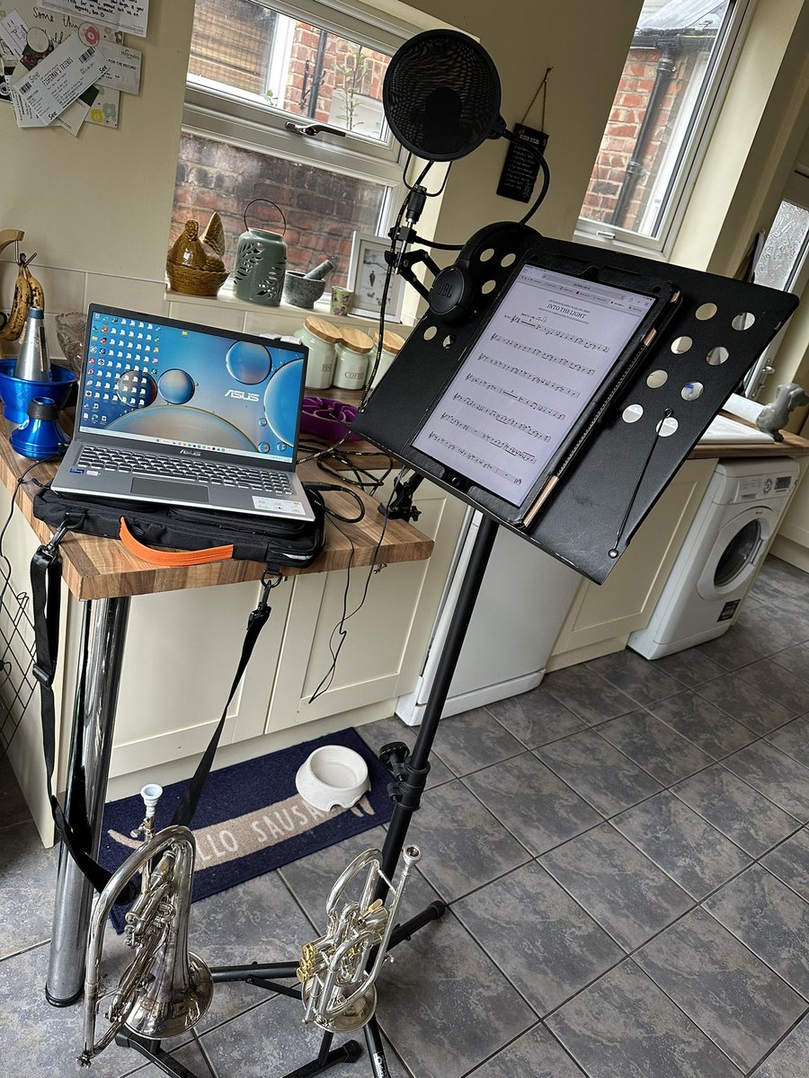 ICulross's tweet photo. Ahhh home recording, how I’ve not missed you….. 🙃🙃🙃 

#music #musician #brass #brassmusic #trumpet #trumpetplayer #flugelhorn #cornet #cornetplayer #recording #newproject #composer #composition #collaboration #devilishpublishing #brassbandmusic #jazz #jazzmusic #playalong https://t.co/vKw8sHQyIe
