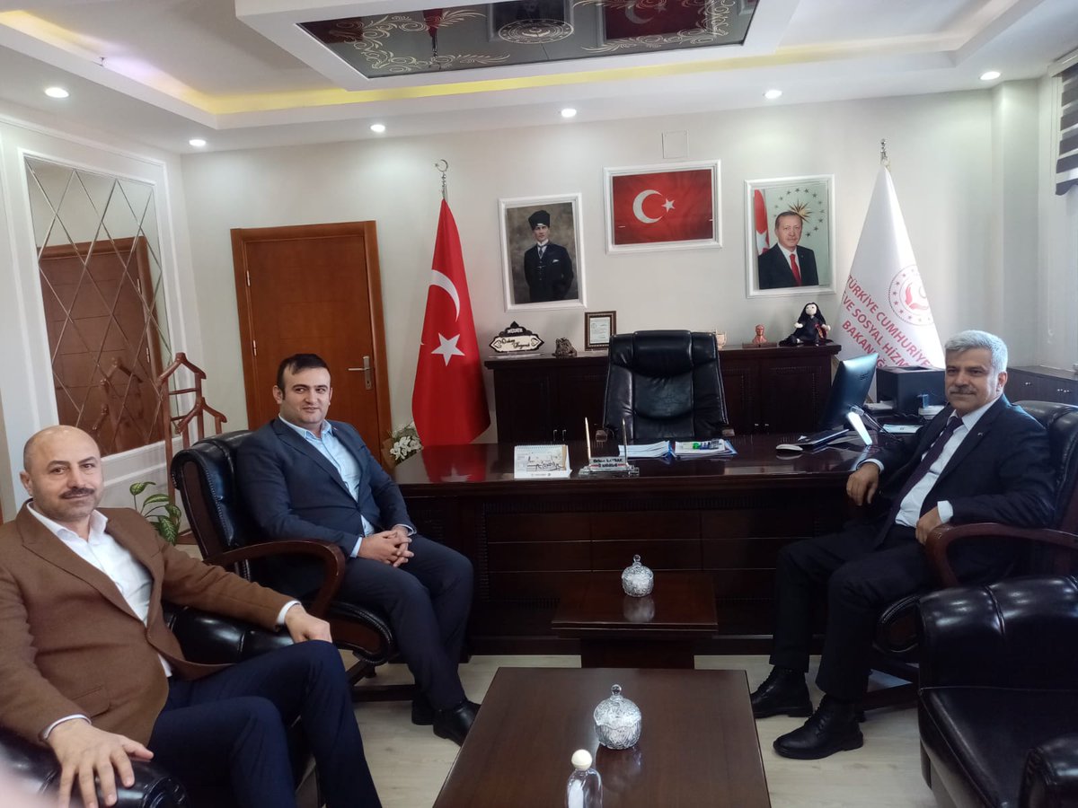 Samsun İl Emniyet Müdürlüğüne ataması çıkan Ağrı İl Emniyet Müdürü Sayın Nihat ÖZEN, İl Müdürlüğümüze veda ziyaretinde bulundu. <a href="/deryayanikashb/">Derya Yanık</a> <a href="/tcailesosyal/">T.C. Aile ve Sosyal Hizmetler Bakanlığı</a> <a href="/rhnbyrk/">Orhan BAYRAK</a>