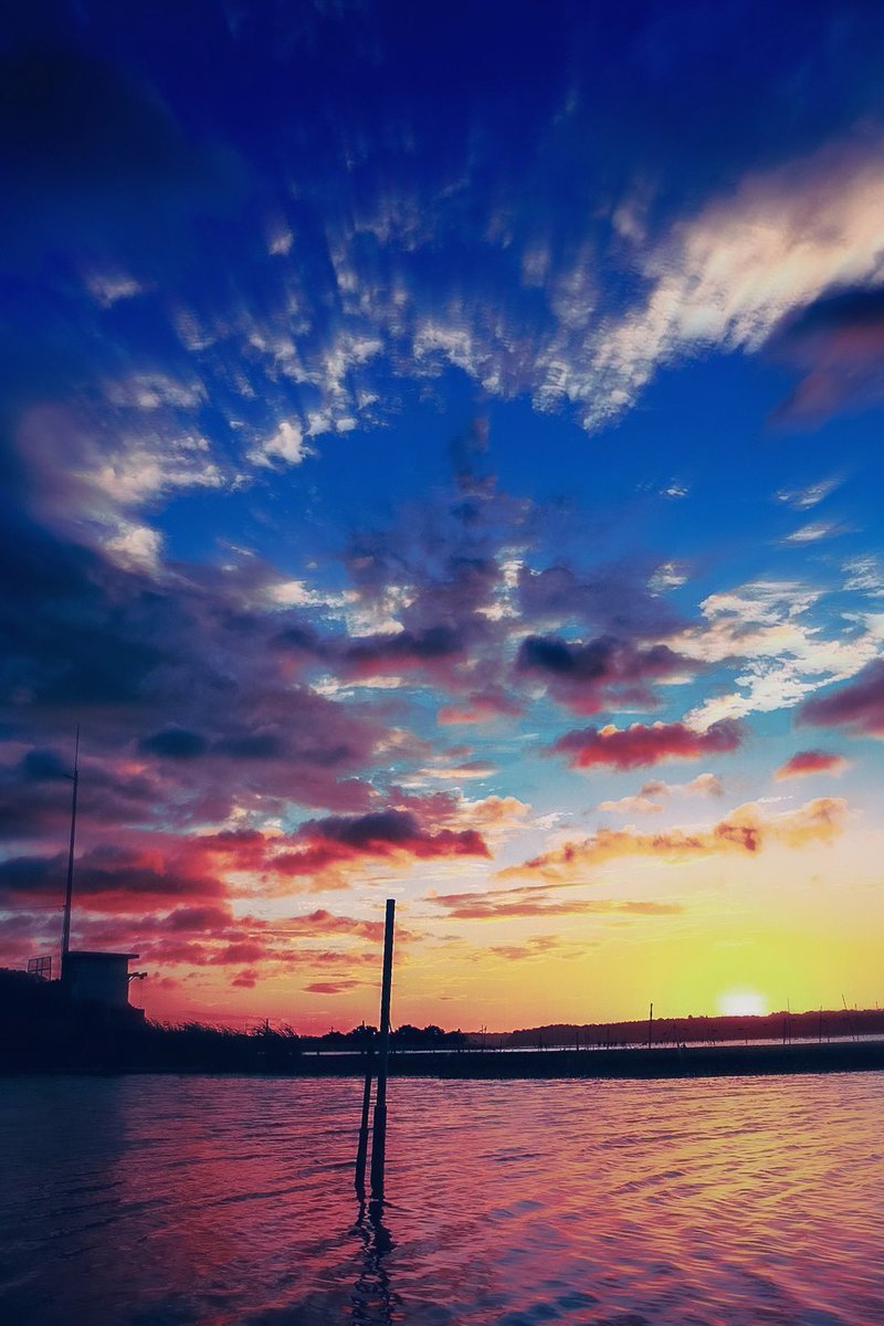 「あおの空。( )さんの素敵な写真をイラストにさせて頂きました!「あおとオレンジと」|うらなのイラスト