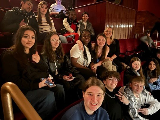 Our Year 11 drama students had a brilliant time attending a performance of their  Blood Brothers at the Richmond Theatre on Thursday. It was great for them to experience live theatre and engage with the scenes and characters they will analyse for their exam! #wearethewren #drama