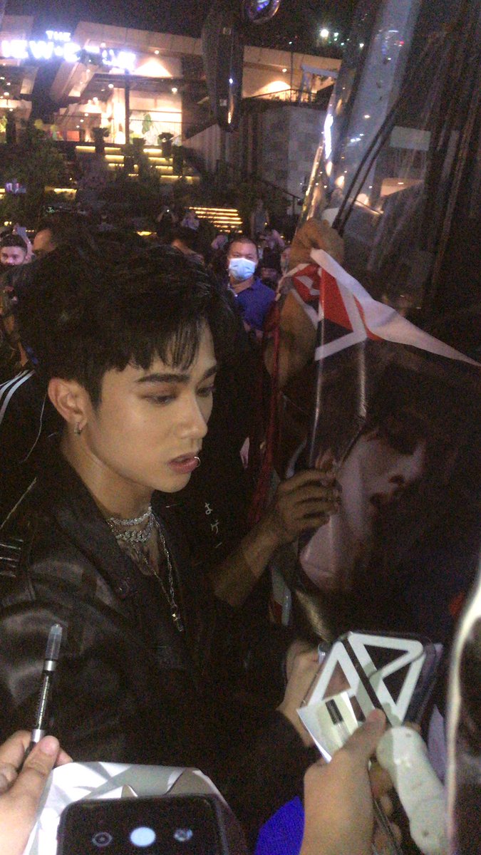 joshtification's tweet photo. NAKAHARAP KO SI JOSH CULLEN JUSQ 😭😭😭

JoshCullen OnWishBus
@joshcullen_s #JoshCullen
#WILDTONIGHT
#WILD_TONIGHT_MV_RELEASE https://t.co/JSbil1U2F8