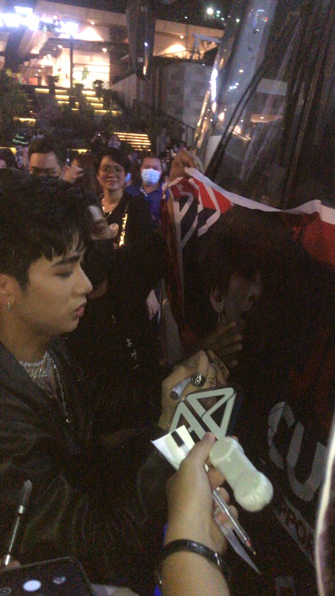 joshtification's tweet photo. NAKAHARAP KO SI JOSH CULLEN JUSQ 😭😭😭

JoshCullen OnWishBus
@joshcullen_s #JoshCullen
#WILDTONIGHT
#WILD_TONIGHT_MV_RELEASE https://t.co/JSbil1U2F8